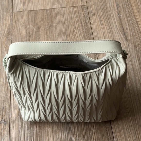 NWOT Madison West Light Green Small Shoulder Bag - Picture 3 of 6